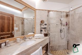Hotiday Room Collection - Campiglio Pradalago fotoÄŸrafÄ±