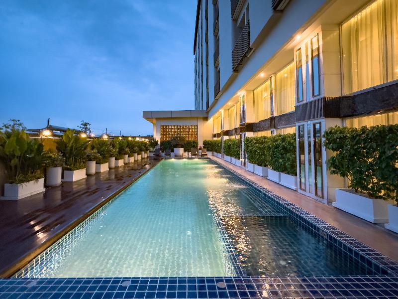 Golden Empire Suvarnabhumi Hotel - Havuz