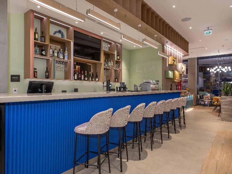 Hampton By Hilton Batumi Center - Bar