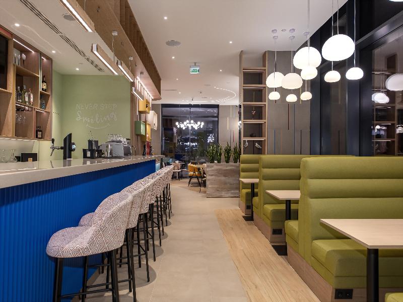 Hampton By Hilton Batumi Center - Bar