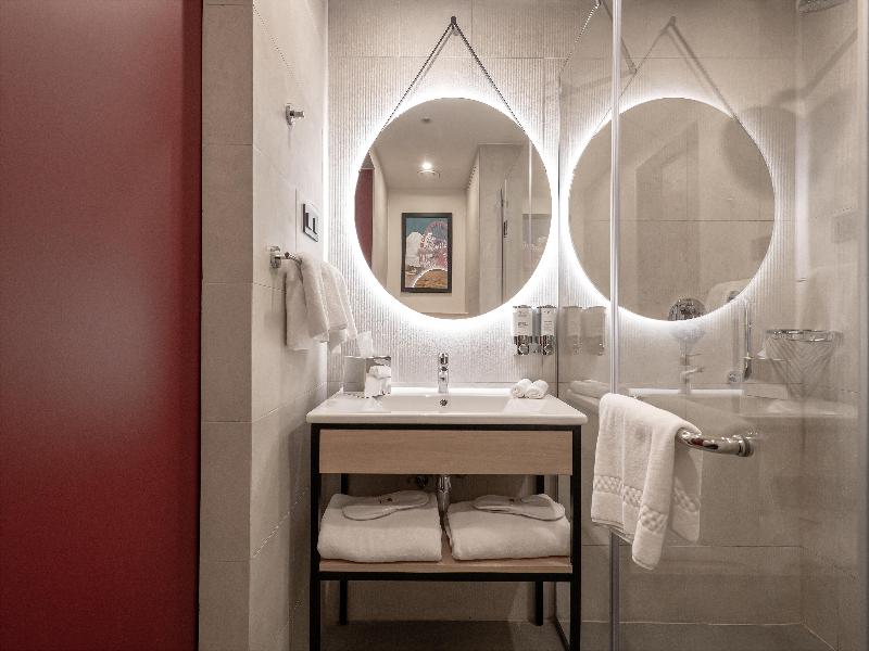 Hampton By Hilton Batumi Center - Oda