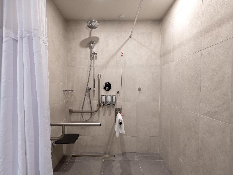 Hampton By Hilton Batumi Center - Oda