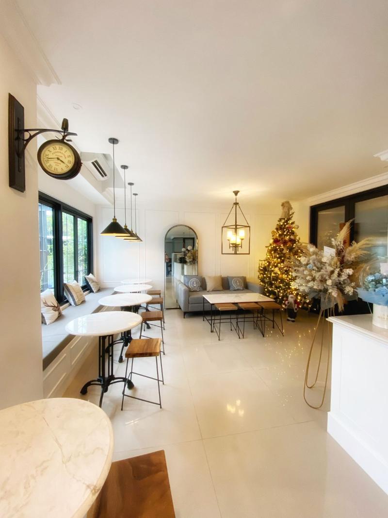 Loewy's Home - Lobi
