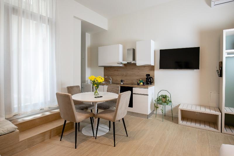 Aiello Hotels - Citylife Apartments - Oda