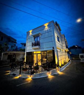 Martin Luxury Hotel