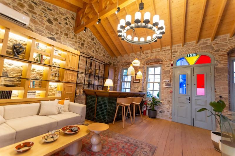 Qara Otel - Genel