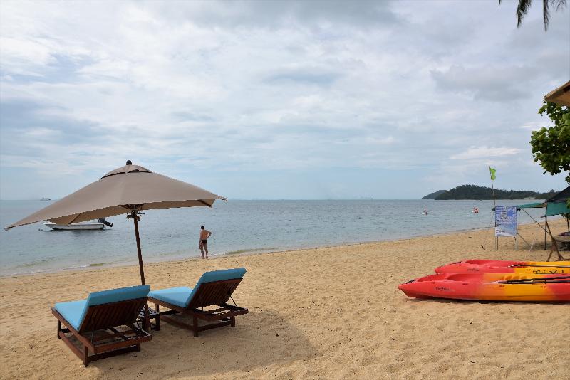The Sunset Beach Resort & Spa Taling Ngam - Plaj