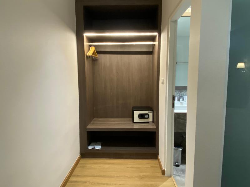 Lucky Hotel, Bangkok - Oda