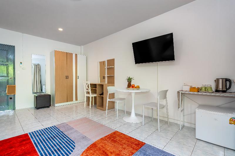 Kata Hill Sea View Hotel - Oda