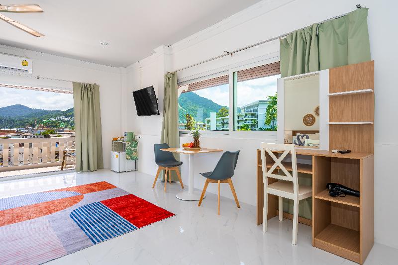 Kata Hill Sea View Hotel - Oda