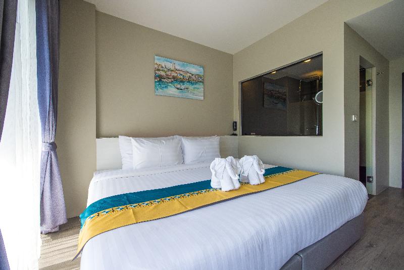 Kana Triple L Hotel Phuket - Oda