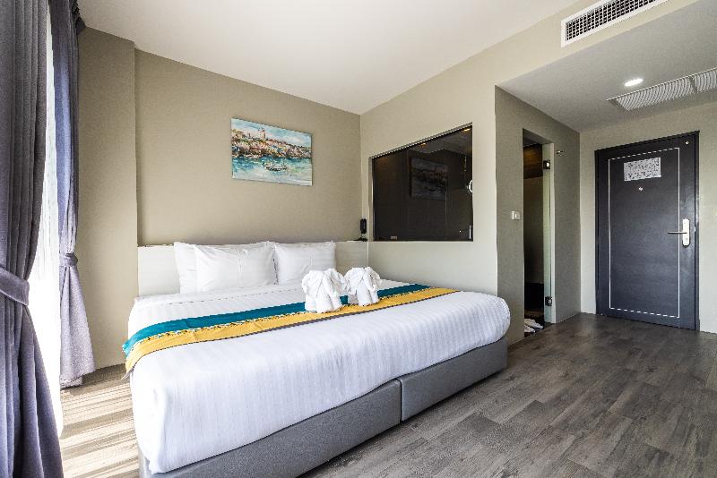 Kana Triple L Hotel Phuket - Oda