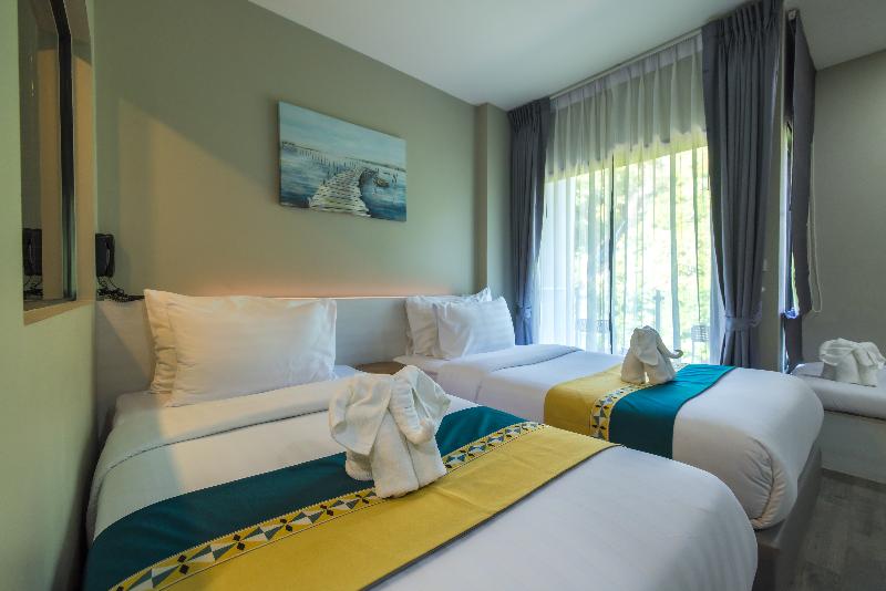 Kana Triple L Hotel Phuket - Oda