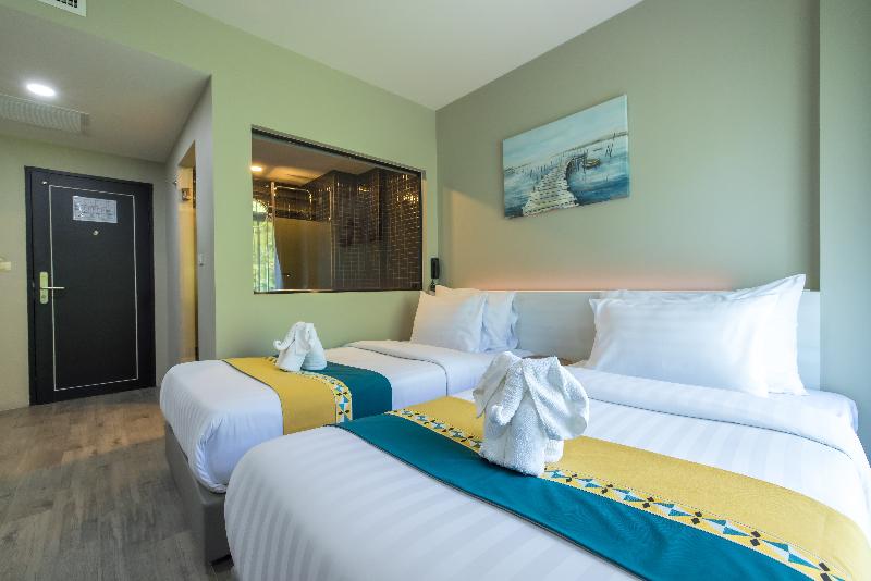 Kana Triple L Hotel Phuket - Oda