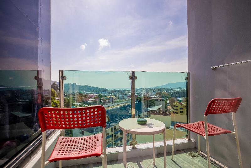 Kana Triple L Hotel Phuket - Oda