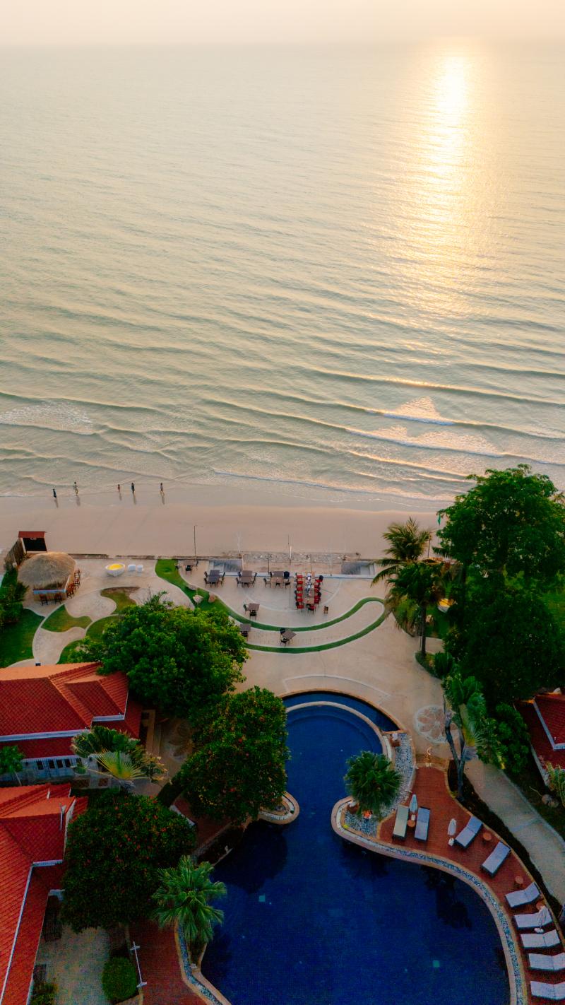 Wora Bura Hua Hin Resort & Spa - Plaj