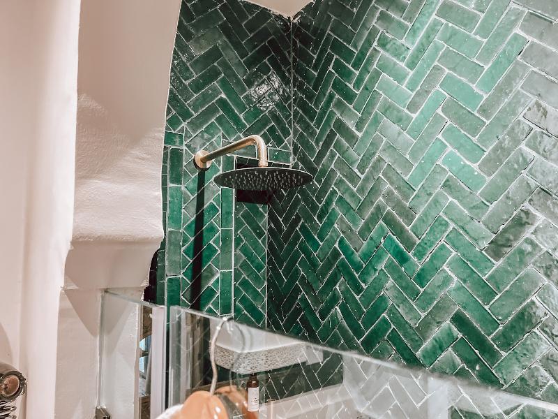 Riad Nelia Signature - Genel