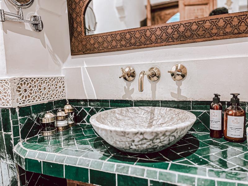 Riad Nelia Signature - Genel