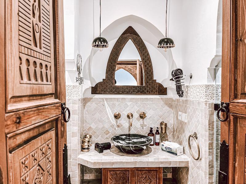 Riad Nelia Signature - Genel