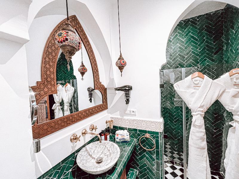 Riad Nelia Signature - Genel