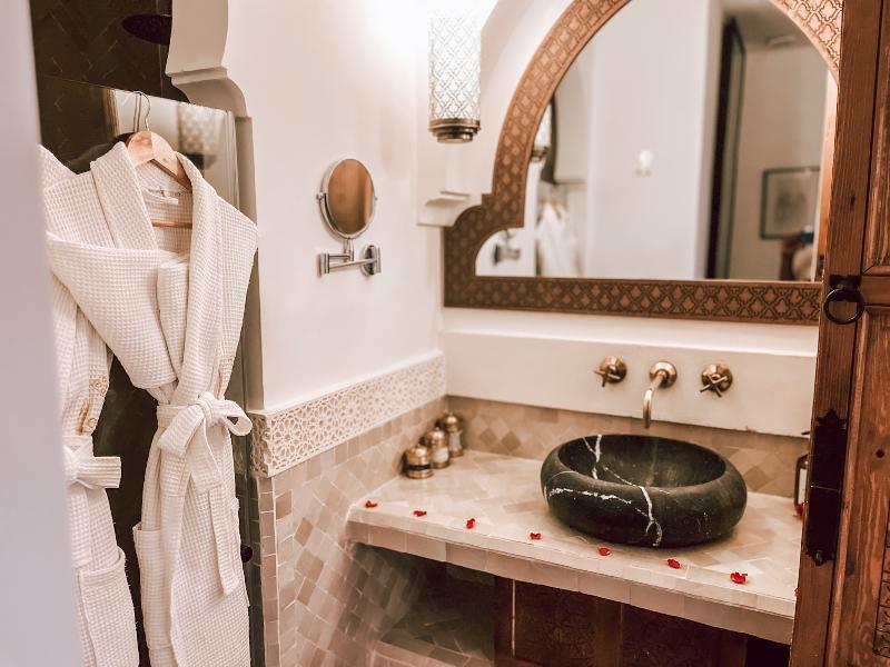 Riad Nelia Signature - Genel