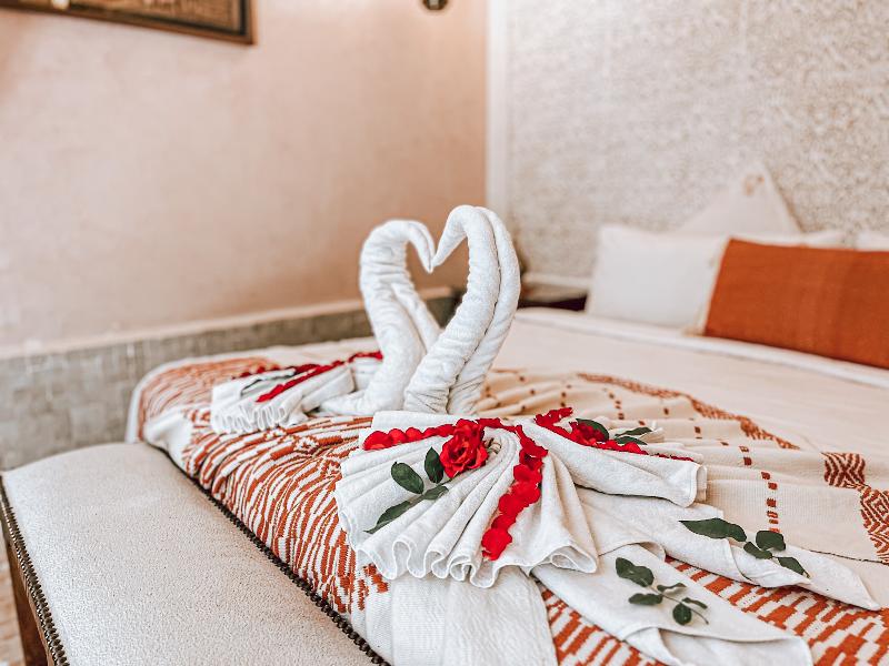 Riad Nelia Signature - Genel