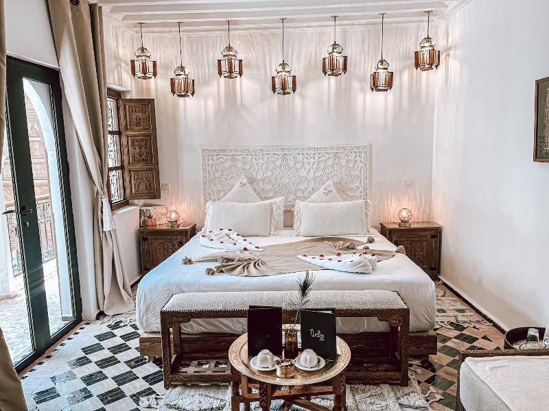 Riad Nelia Signature - Genel