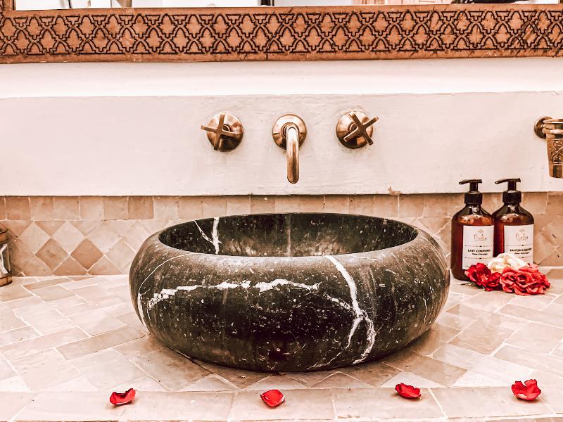 Riad Nelia Signature - Genel