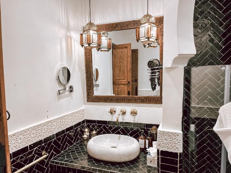 Riad Nelia Signature - Genel