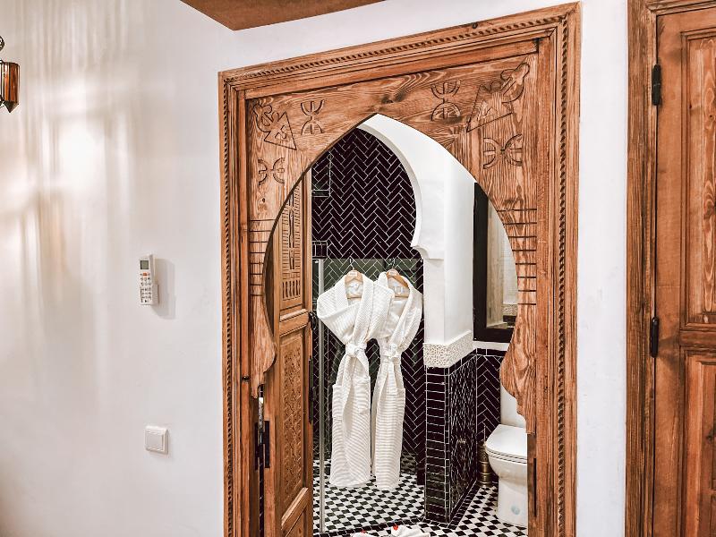 Riad Nelia Signature - Genel