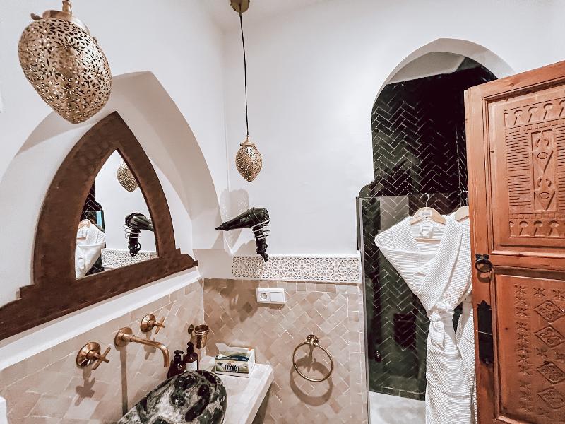 Riad Nelia Signature - Genel