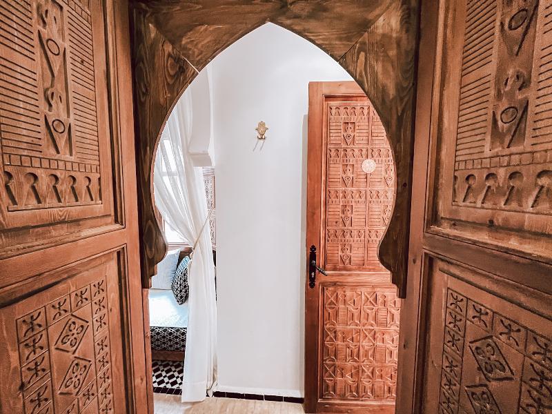 Riad Nelia Signature - Genel