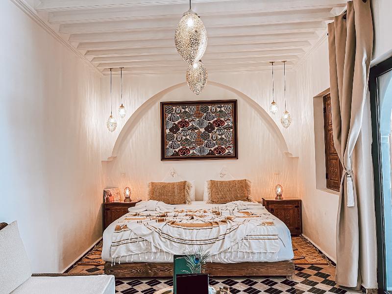 Riad Nelia Signature - Genel