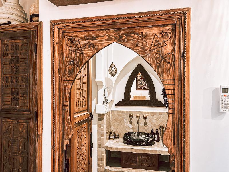 Riad Nelia Signature - Genel