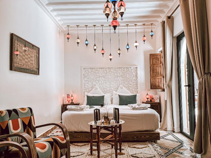 Riad Nelia Signature - Genel