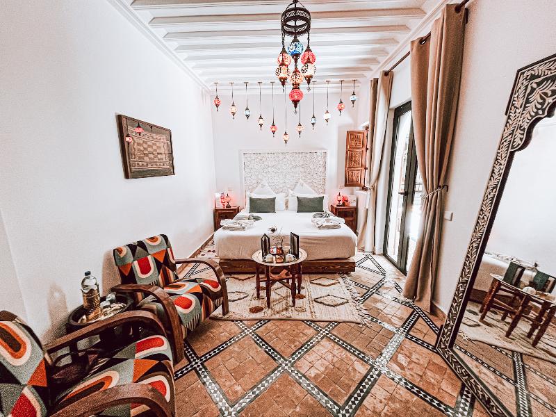 Riad Nelia Signature - Genel