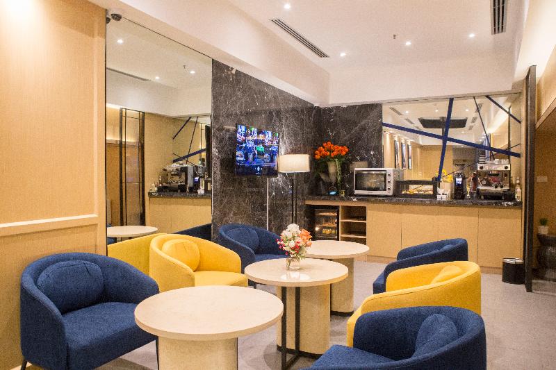 Ramada by Wyndham Bangkok Sukhumvit 11 - Lobi