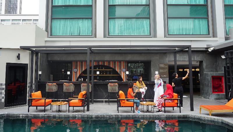 Ramada by Wyndham Bangkok Sukhumvit 11 - Havuz