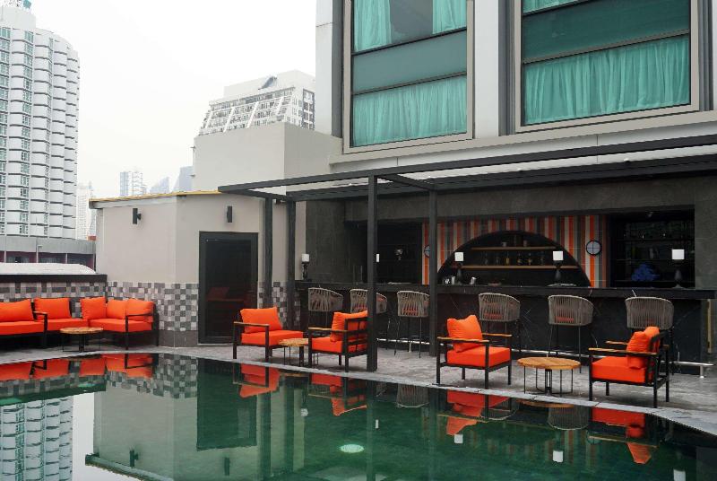 Ramada by Wyndham Bangkok Sukhumvit 11 - Havuz