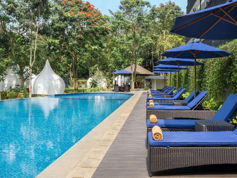 Mercure Cibadak Sukabumi Resort - Havuz