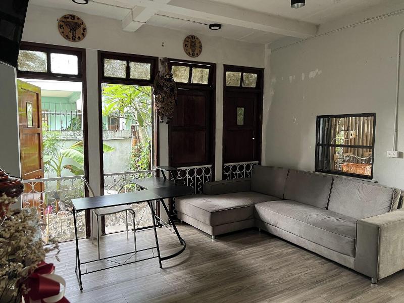 Orchid Hostel Near Bumrungrad hospital By Zuzu - Lobi