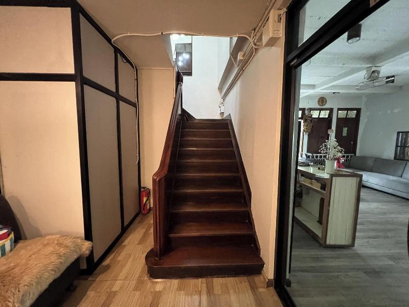 Orchid Hostel Near Bumrungrad hospital By Zuzu - Lobi