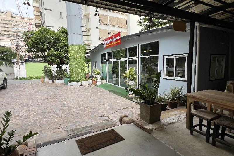 Orchid Hostel Near Bumrungrad hospital By Zuzu - Genel