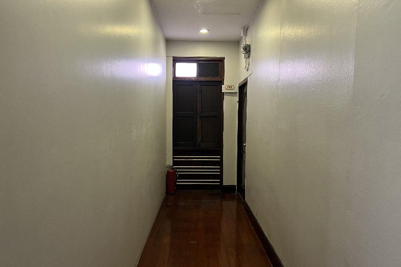 Orchid Hostel Near Bumrungrad hospital By Zuzu - Genel