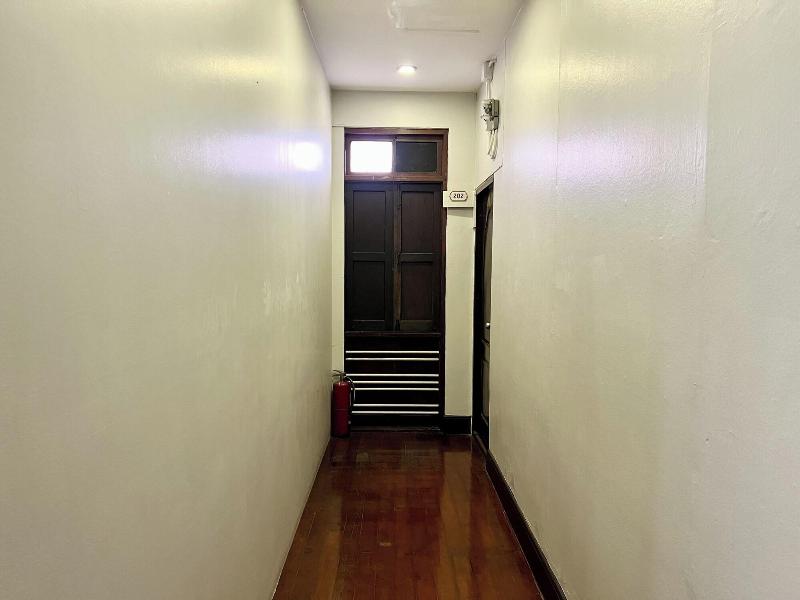 Orchid Hostel Near Bumrungrad hospital By Zuzu - Oda
