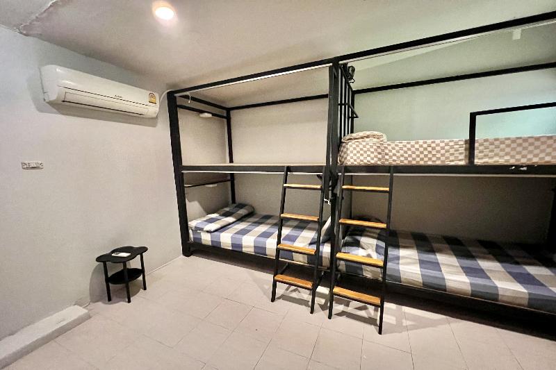 Orchid Hostel Near Bumrungrad hospital By Zuzu - Oda