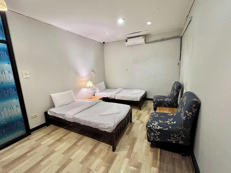 Orchid Hostel Near Bumrungrad hospital By Zuzu - Oda