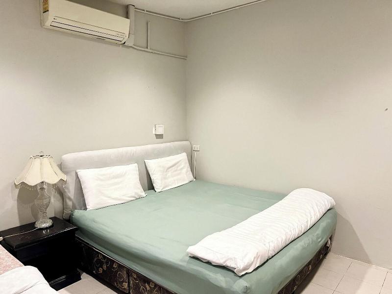 Orchid Hostel Near Bumrungrad hospital By Zuzu - Oda