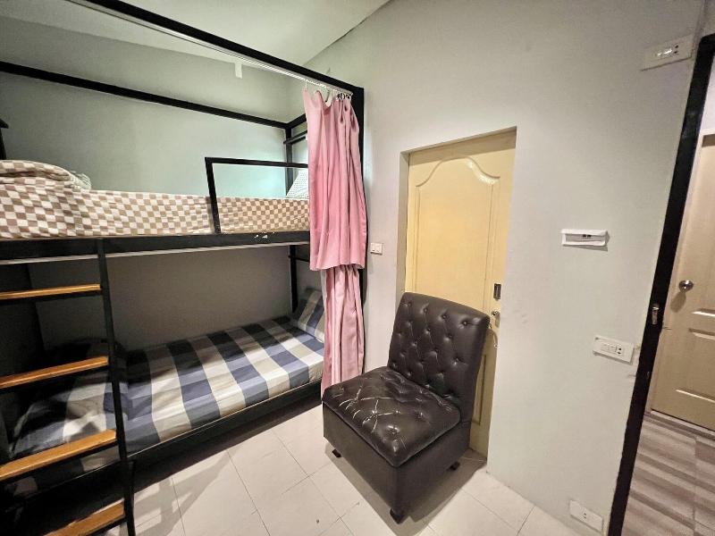 Orchid Hostel Near Bumrungrad hospital By Zuzu - Oda