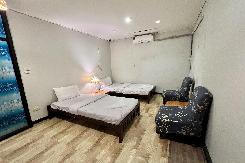 Orchid Hostel Near Bumrungrad hospital By Zuzu - Oda
